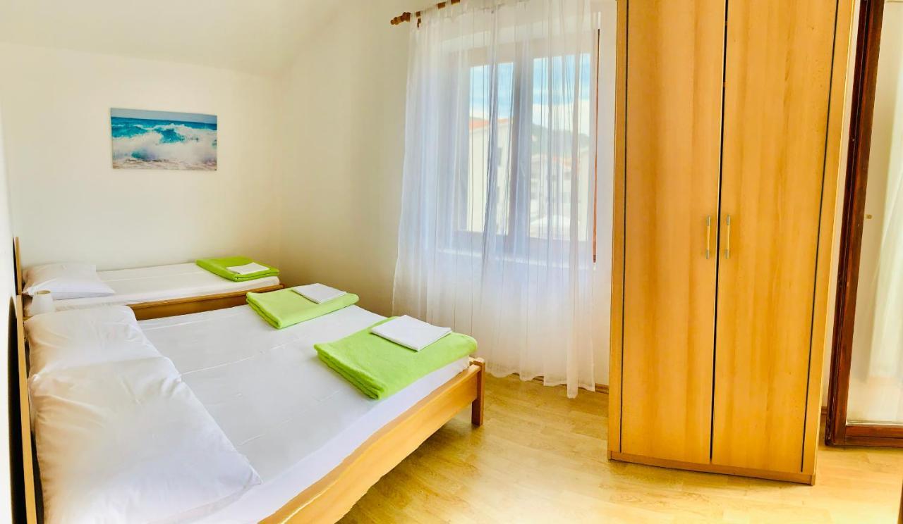 Apartments Mohar III Башка Екстер'єр фото